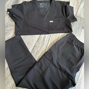 Figs - Catarina Top & Yola Pant- small 
Great condition